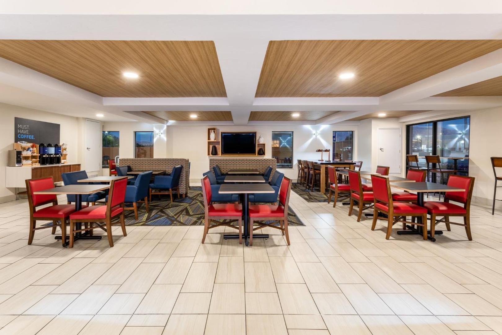 Holiday Inn Express & Suites Marana