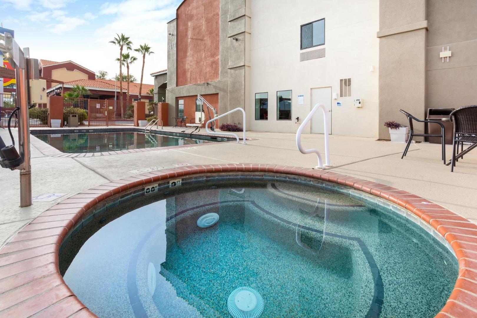Holiday Inn Express & Suites Marana