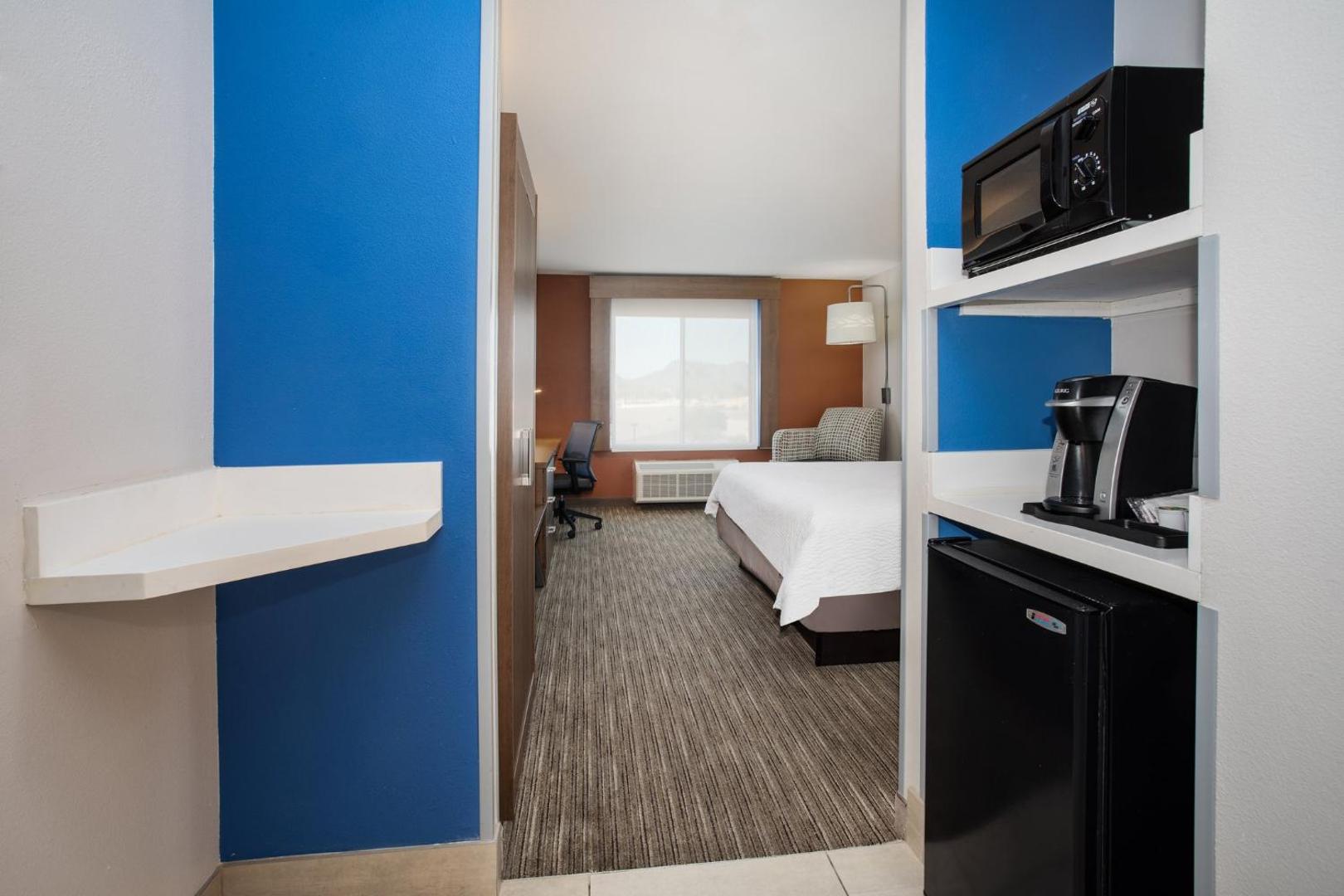 Holiday Inn Express Hotel & Suites Tucson