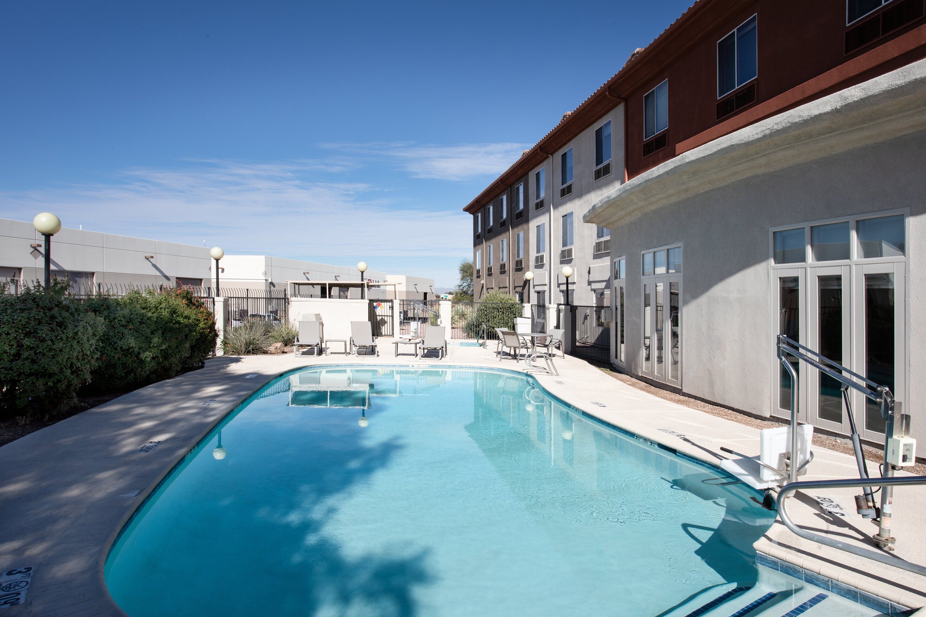 Holiday Inn Express Hotel & Suites Tucson