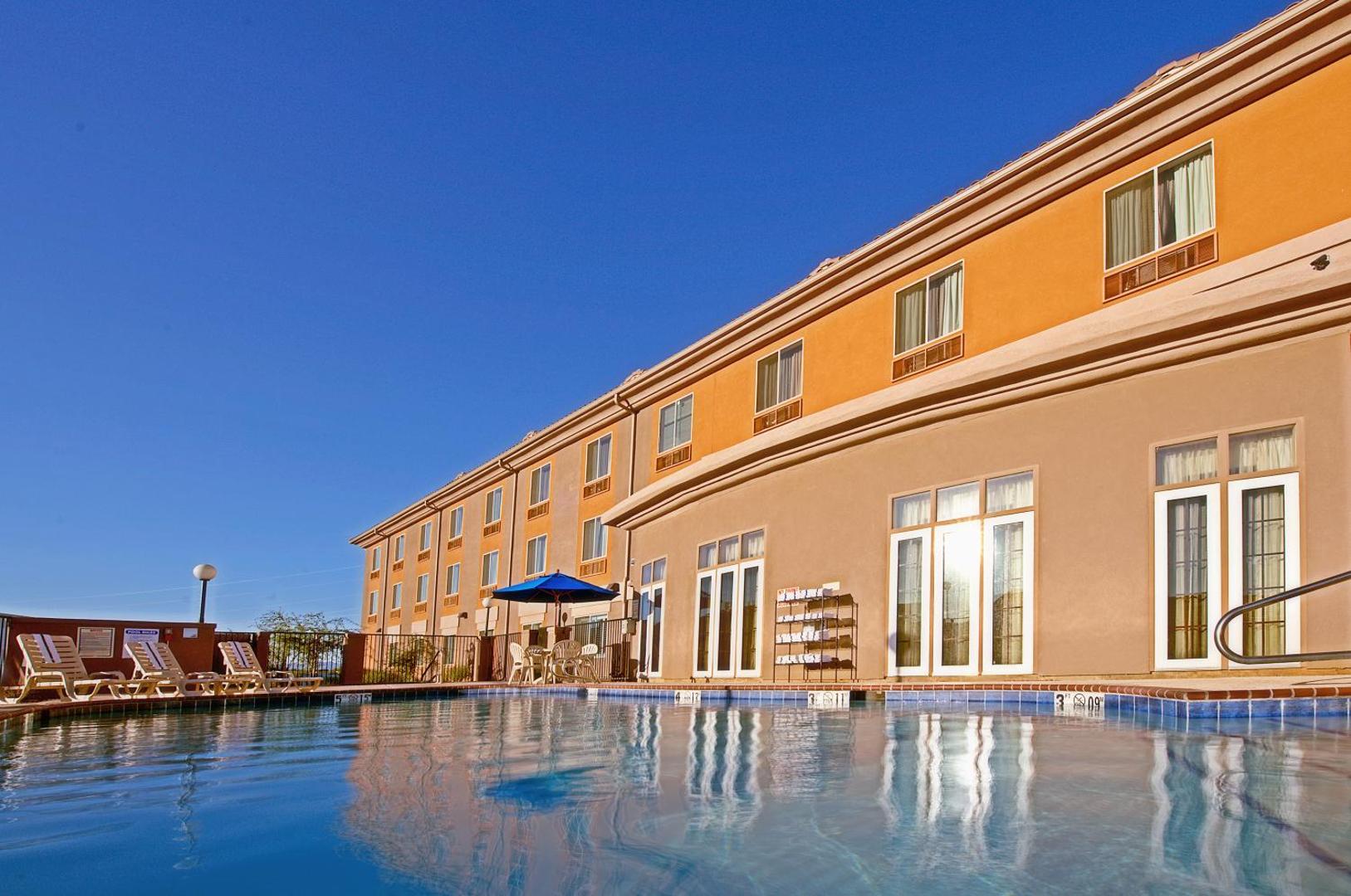 Holiday Inn Express Hotel & Suites Tucson