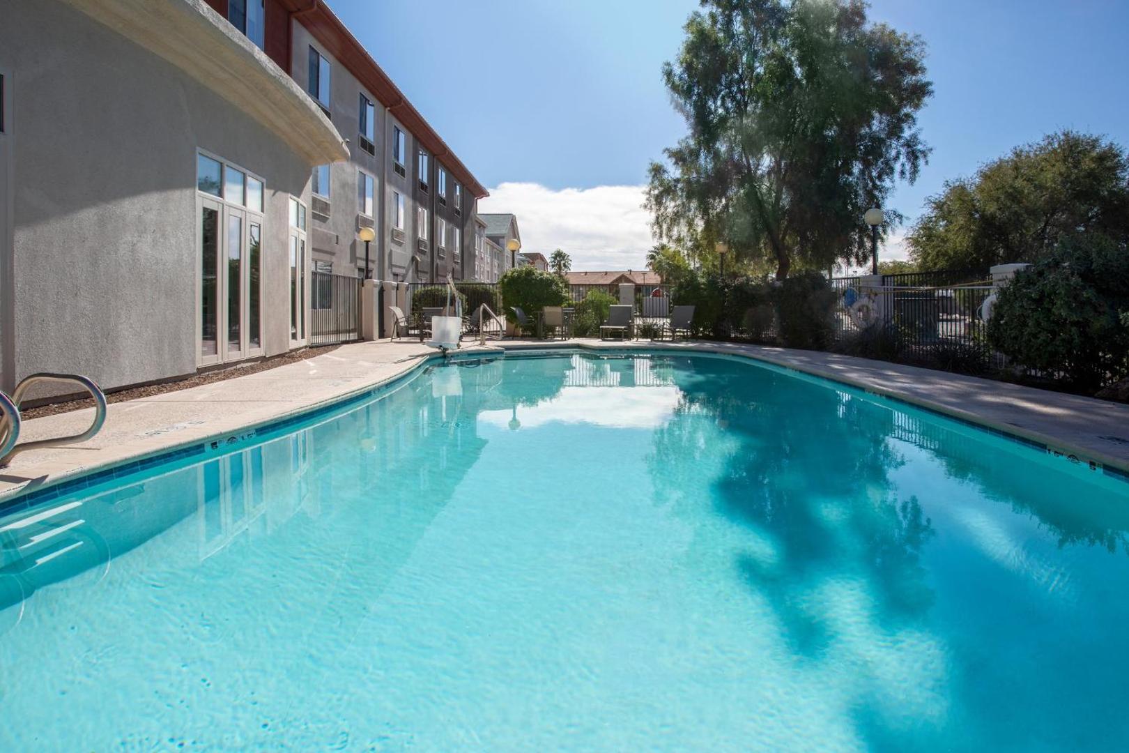 Holiday Inn Express Hotel & Suites Tucson
