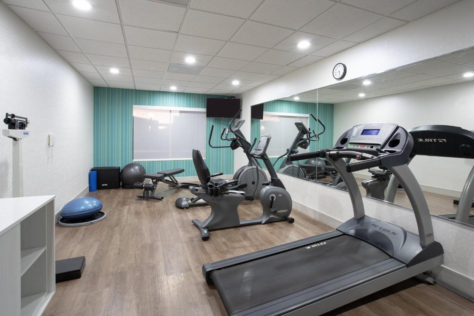 Holiday Inn Express Hotel & Suites Tucson