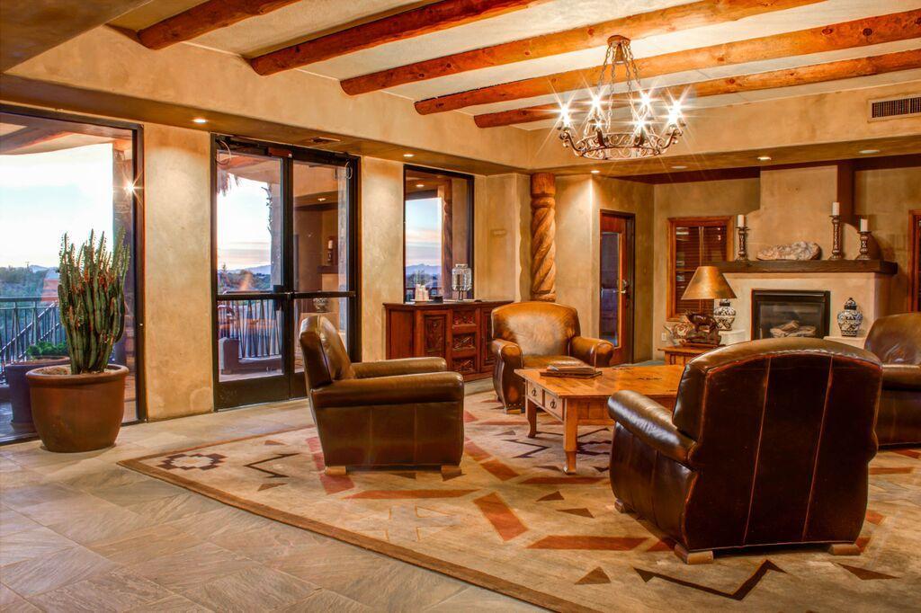 La Posada Lodge and Casitas