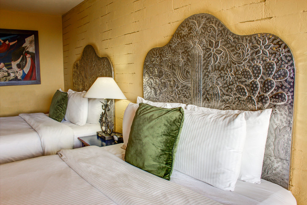 La Posada Lodge and Casitas