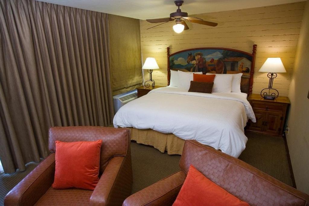 La Posada Lodge and Casitas