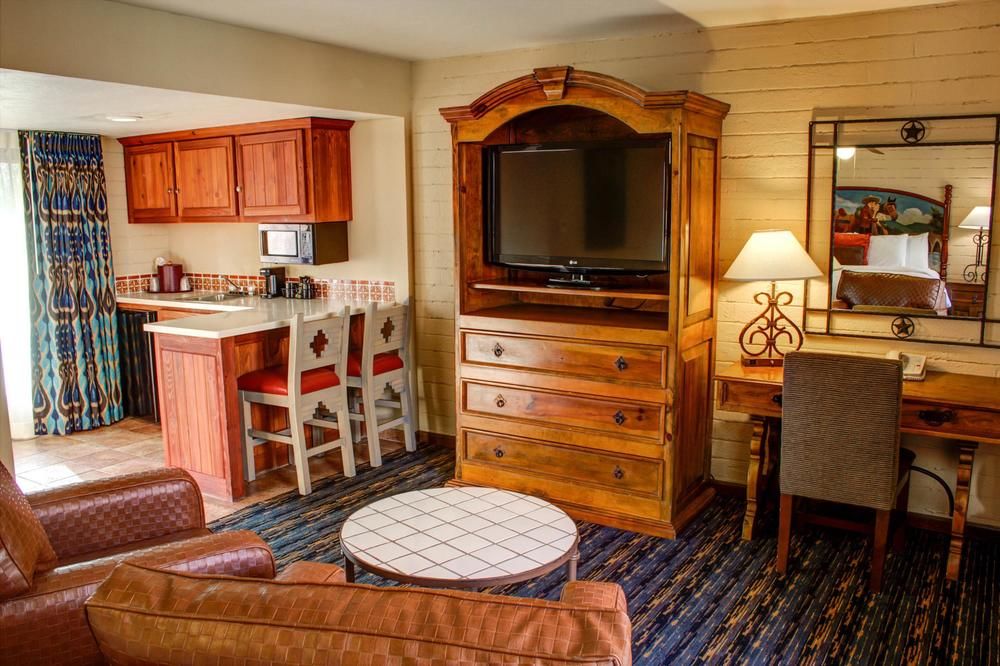 La Posada Lodge and Casitas