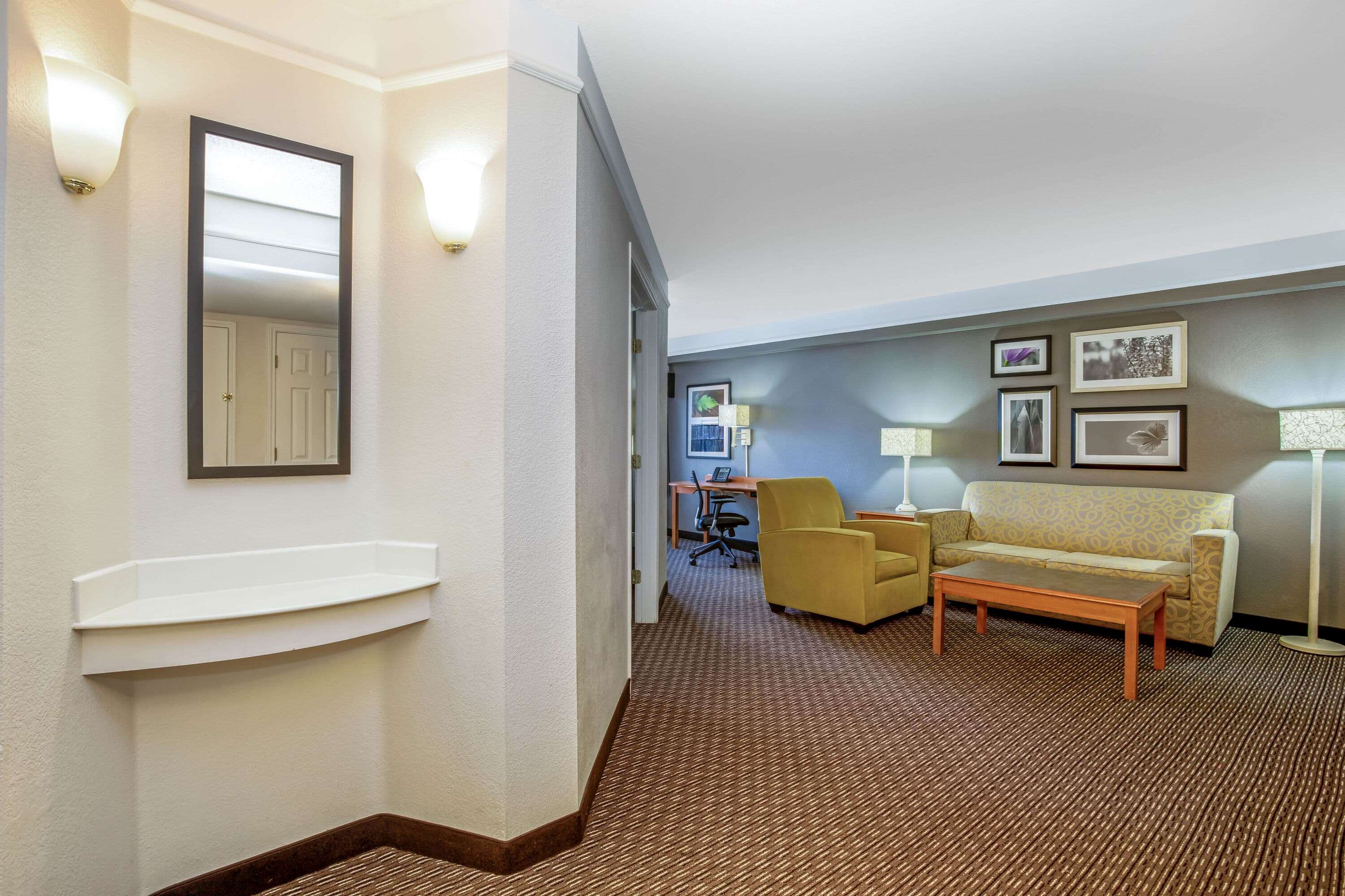 La Quinta Inn & Suites by Wyndham Tucson Airport