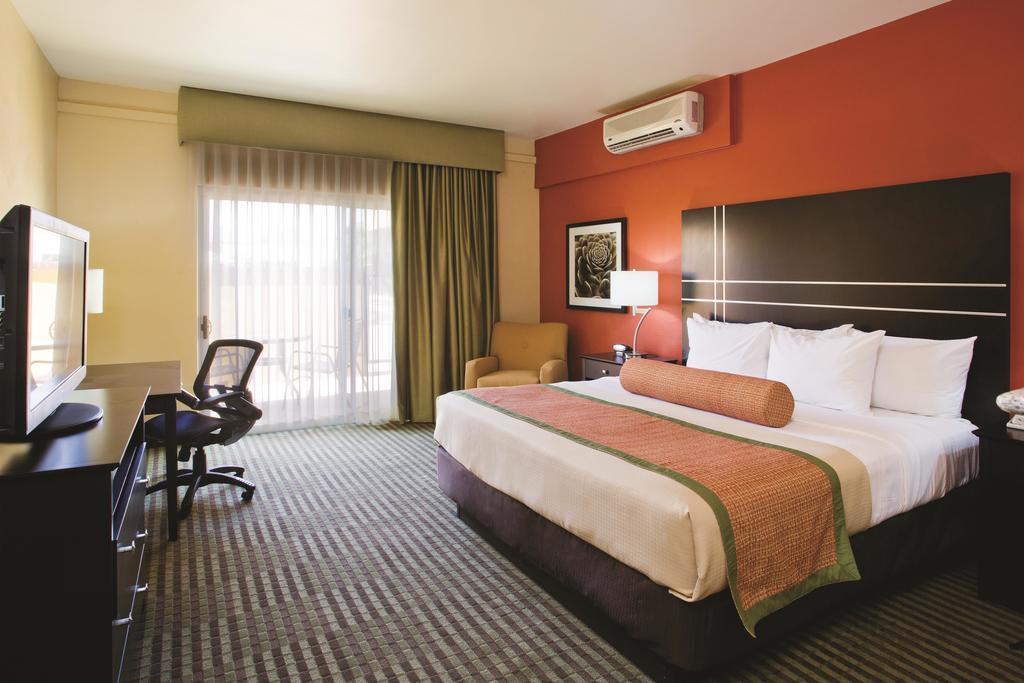 La Quinta Inn & Suites by Wyndham Tucson - Reid Park