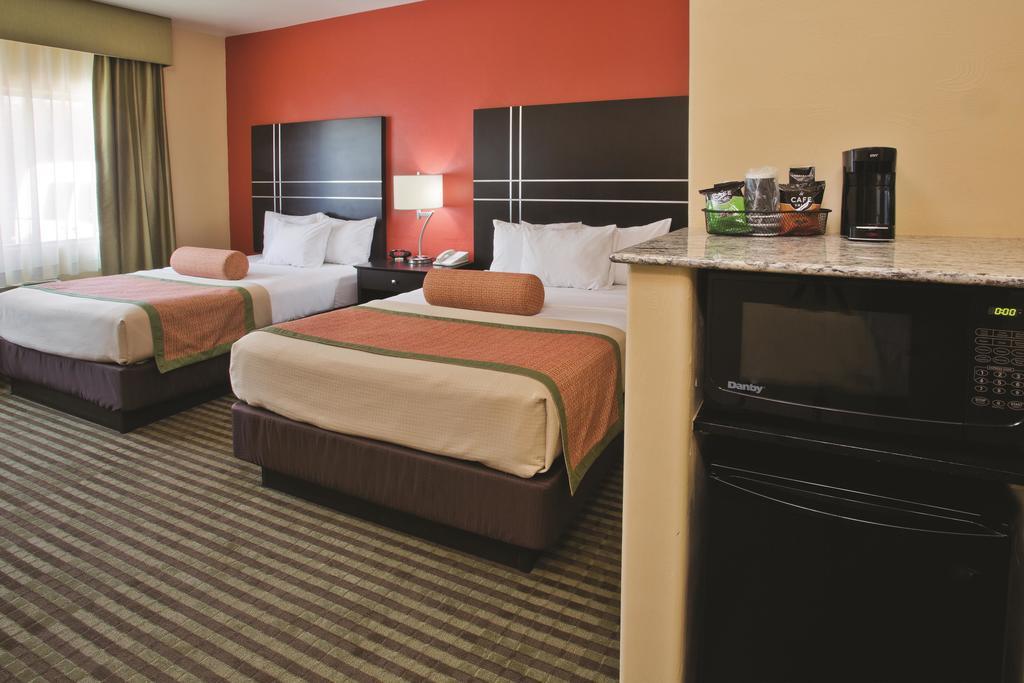 La Quinta Inn & Suites by Wyndham Tucson - Reid Park