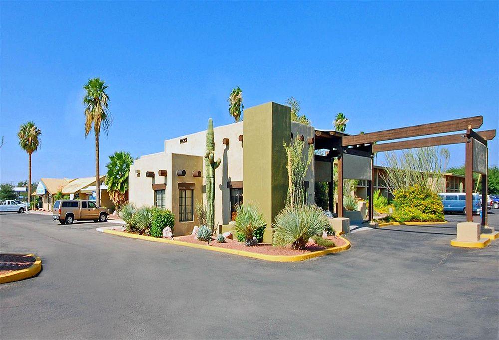 Ocotillo Apartments & Hotel