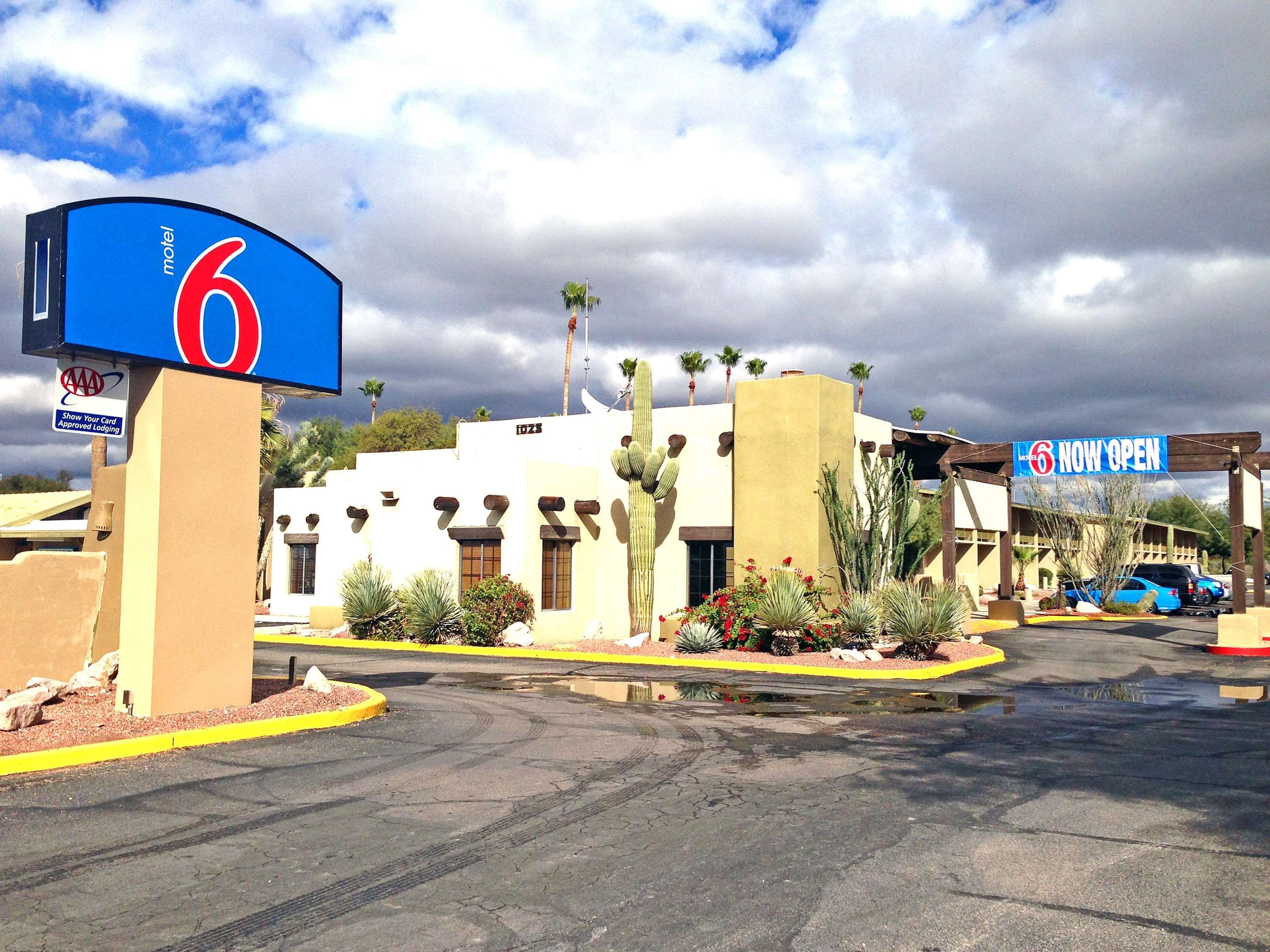 Ocotillo Apartments & Hotel