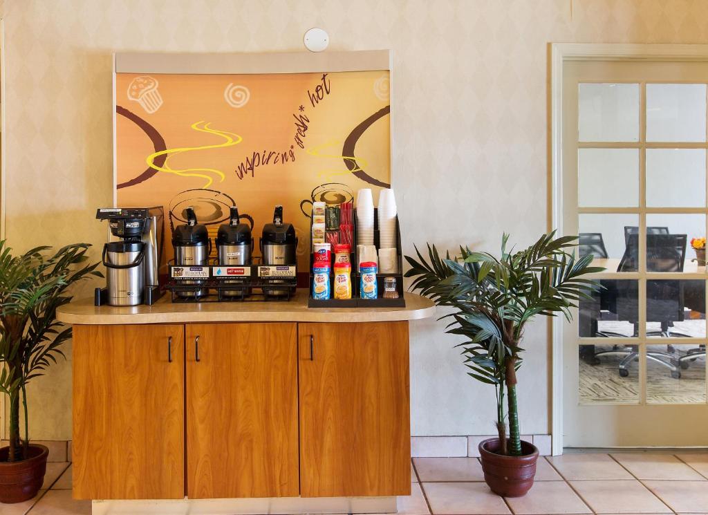 Red Roof Inn Tucson North