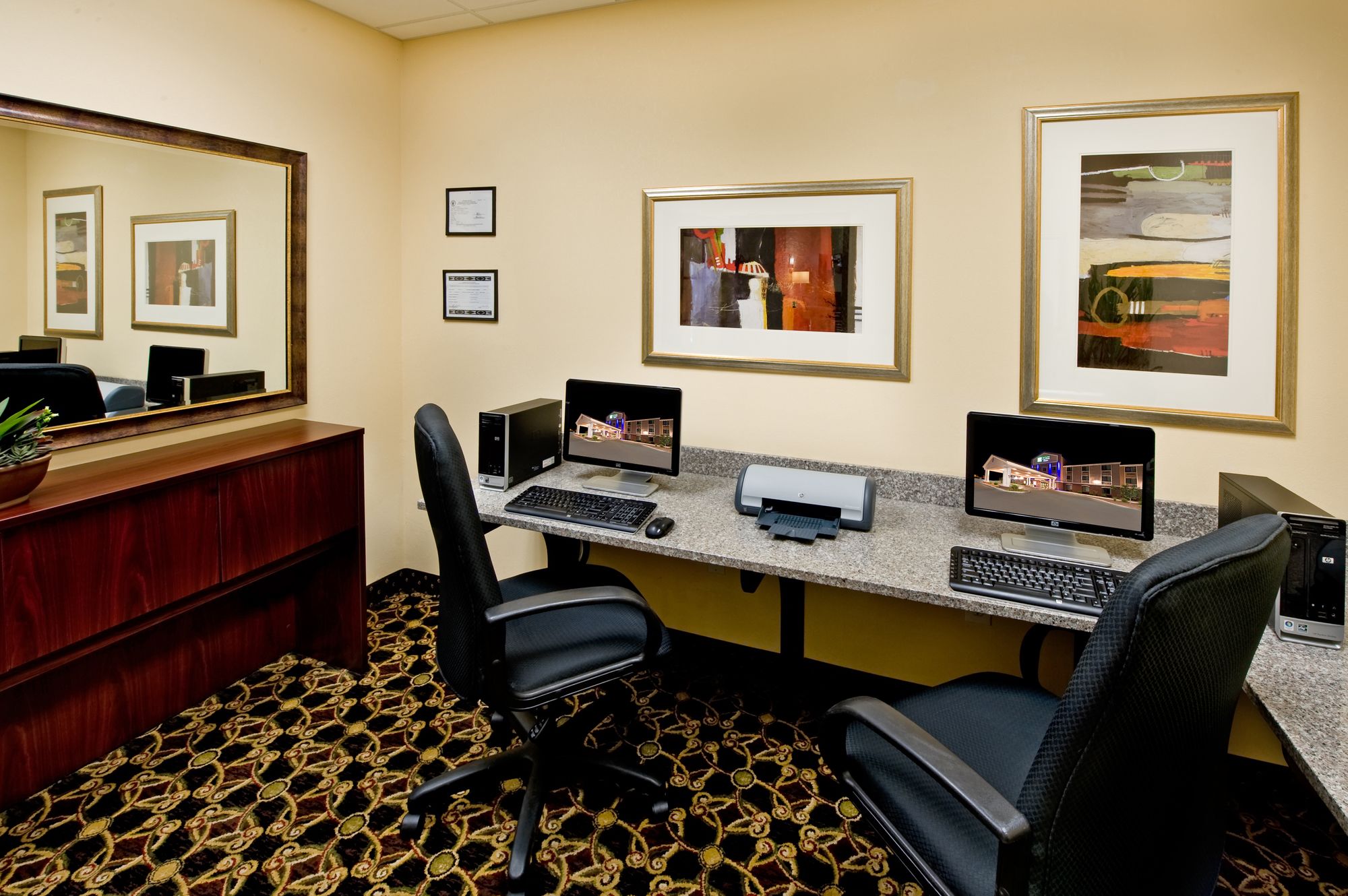 Holiday Inn Express & Suites Willcox