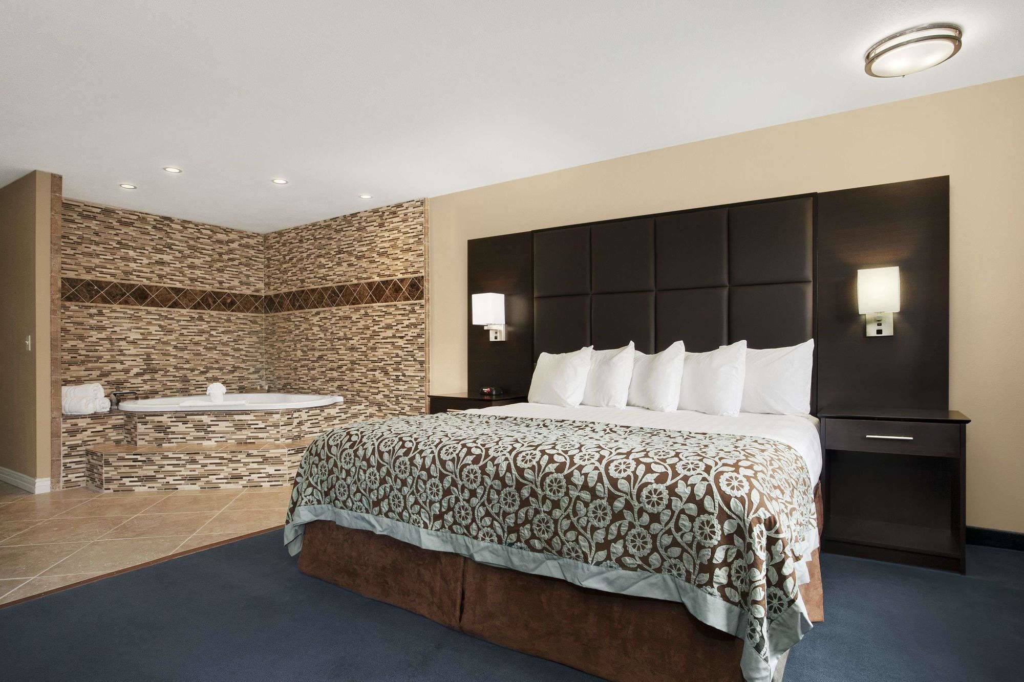 Days Inn by Wyndham Williams