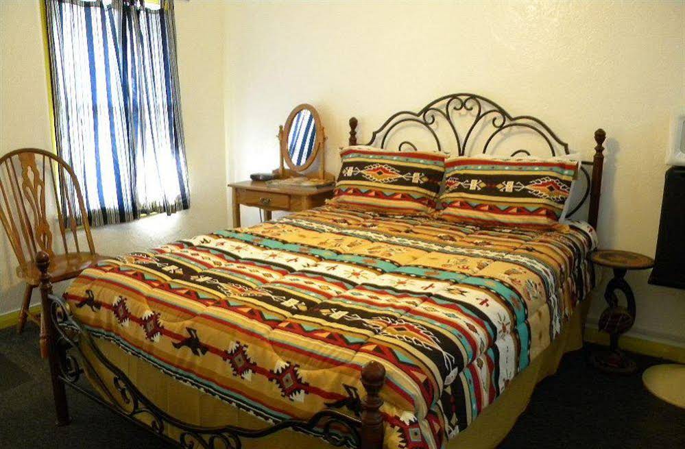 Grand Motel