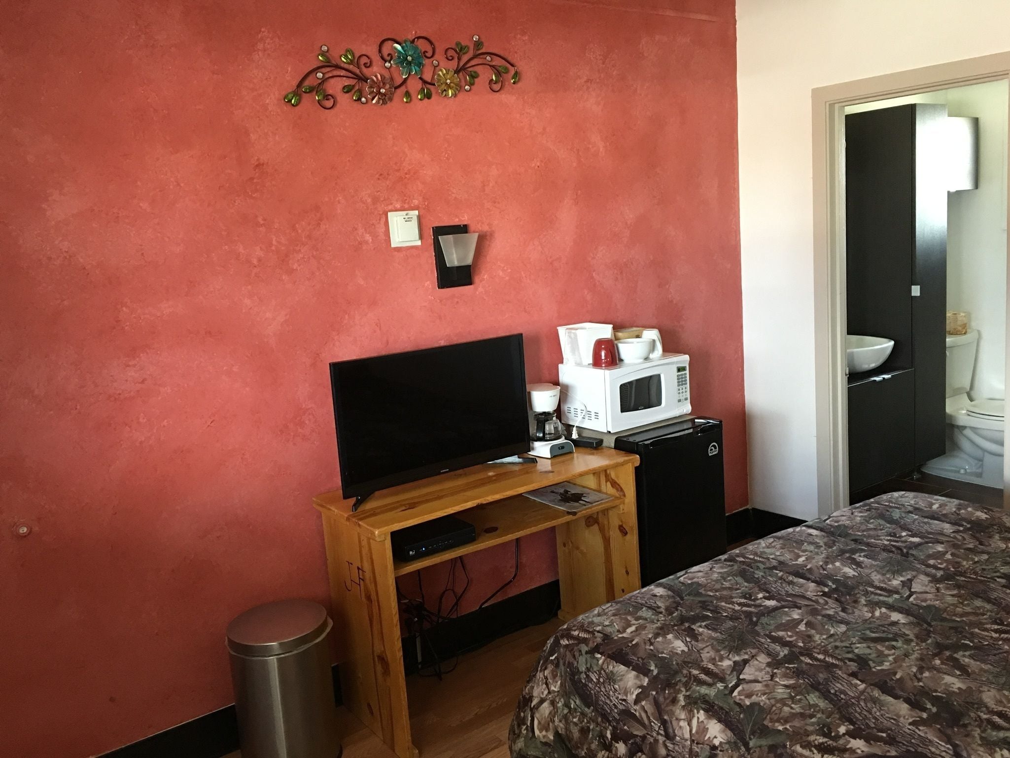 Highlander Motel