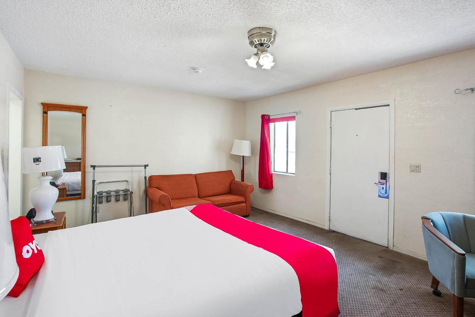 Arizona Inn & Suites by OYO Rooms