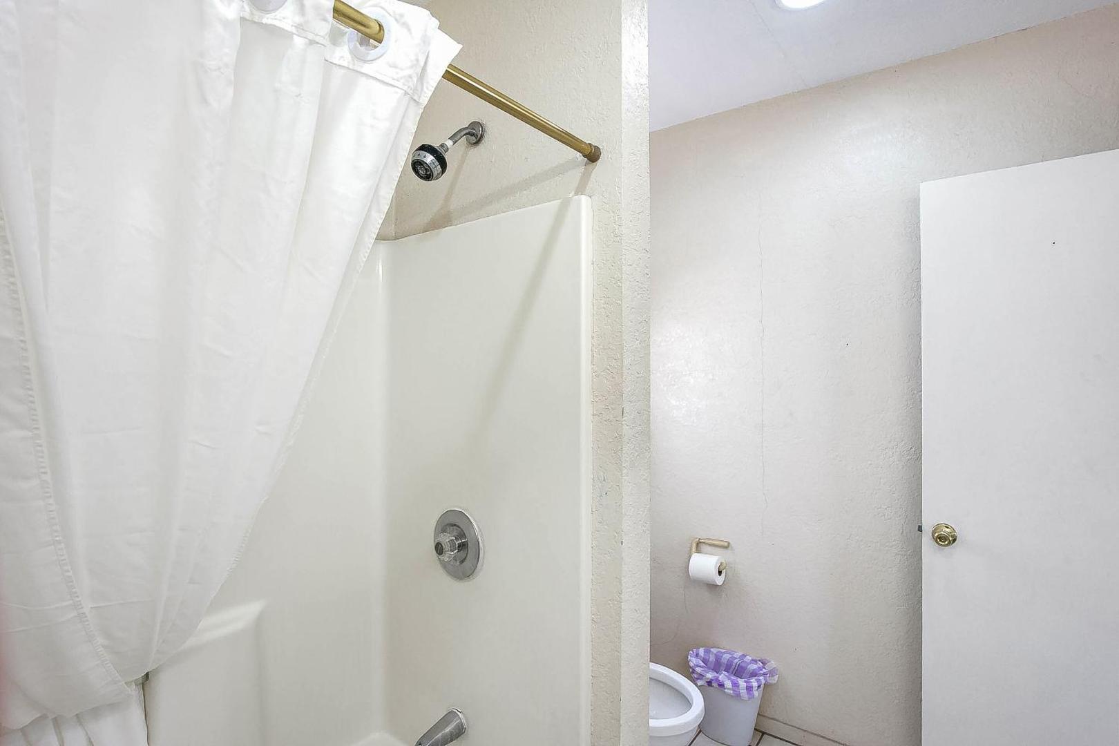 Arizona Inn & Suites by OYO Rooms