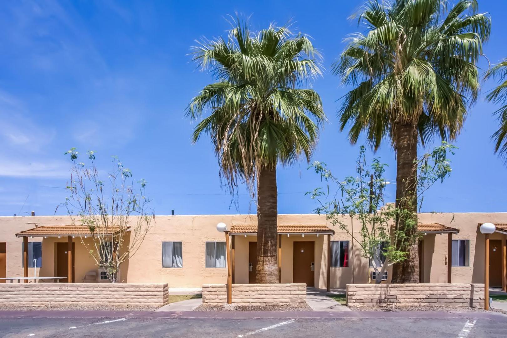 Arizona Inn & Suites by OYO Rooms