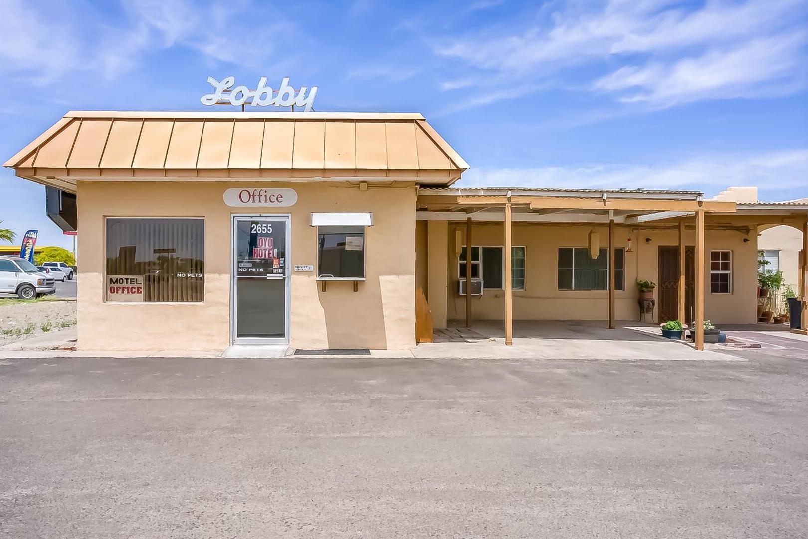 Arizona Inn & Suites by OYO Rooms