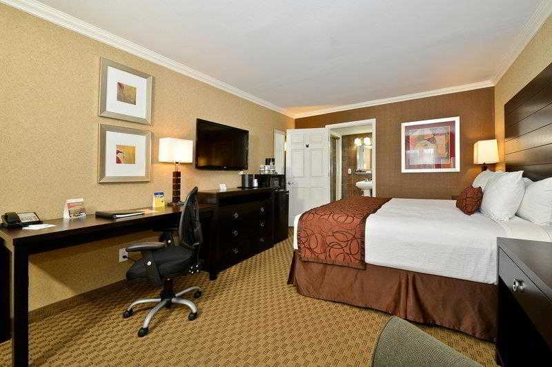 Best Western InnSuites Yuma Mall Hotel & Suites