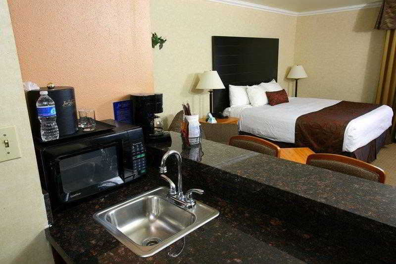 Best Western InnSuites Yuma Mall Hotel & Suites