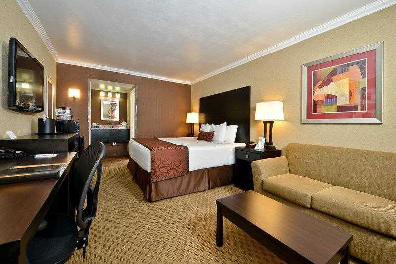 Best Western InnSuites Yuma Mall Hotel & Suites