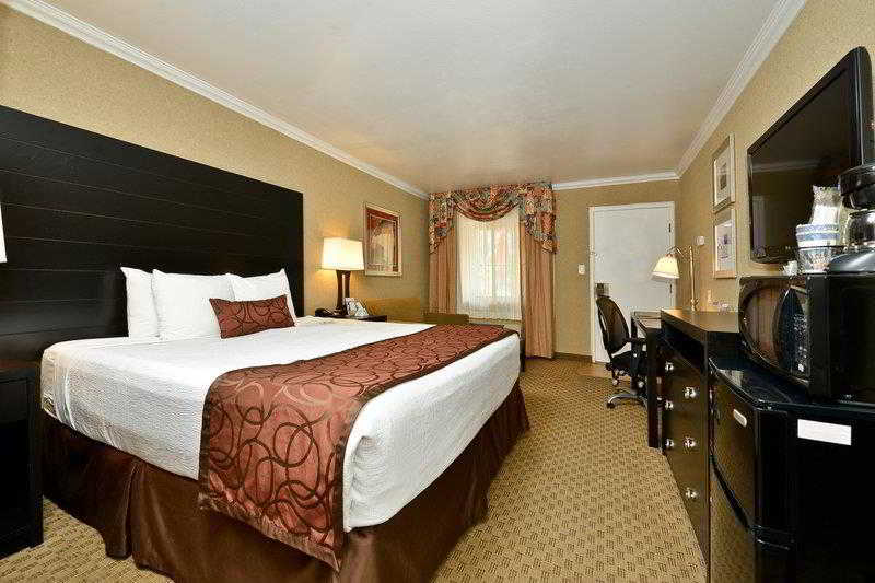 Best Western InnSuites Yuma Mall Hotel & Suites