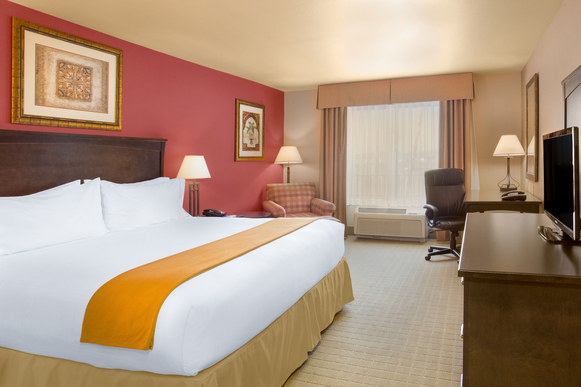 Holiday Inn Express & Suites Yuma