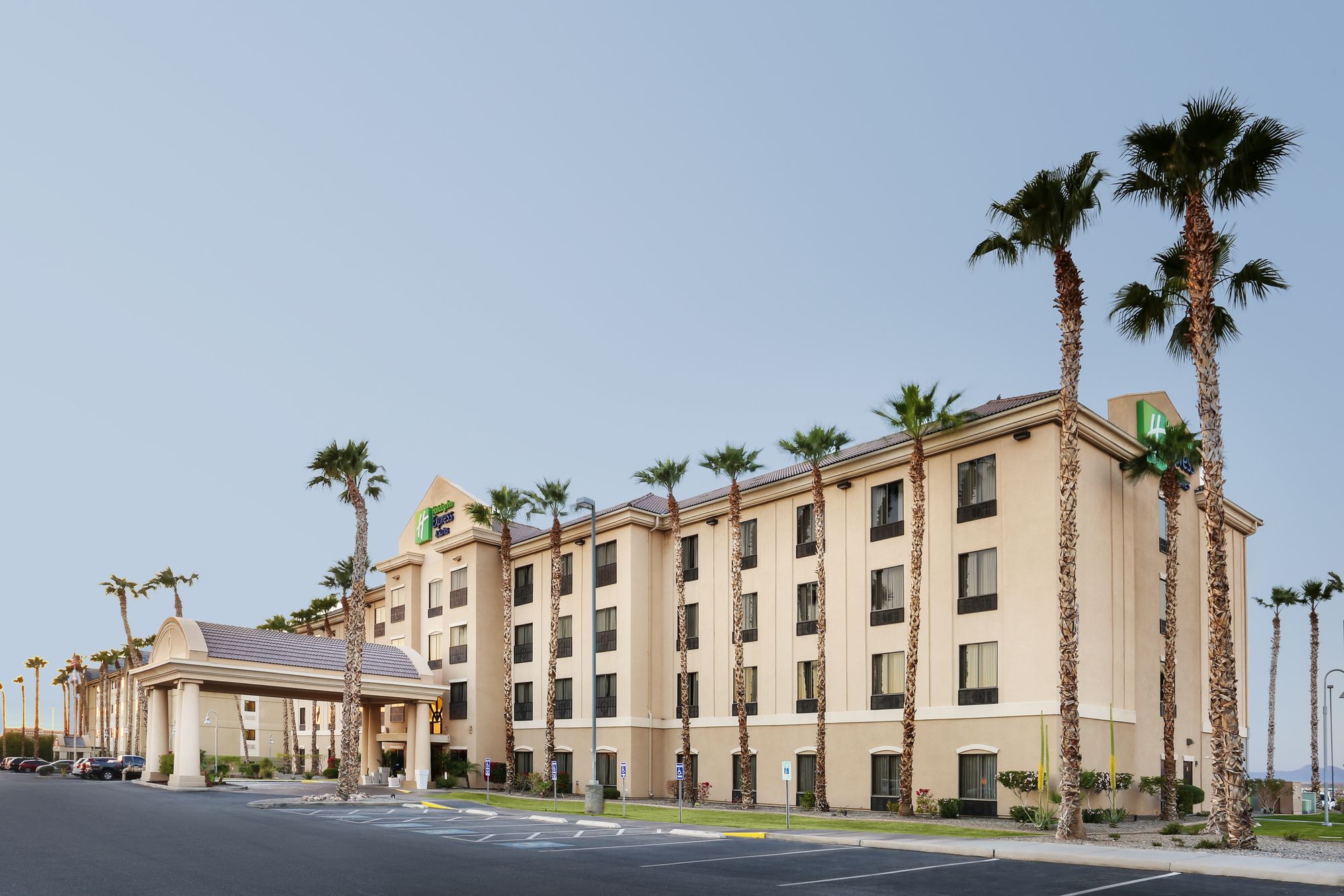 Holiday Inn Express & Suites Yuma
