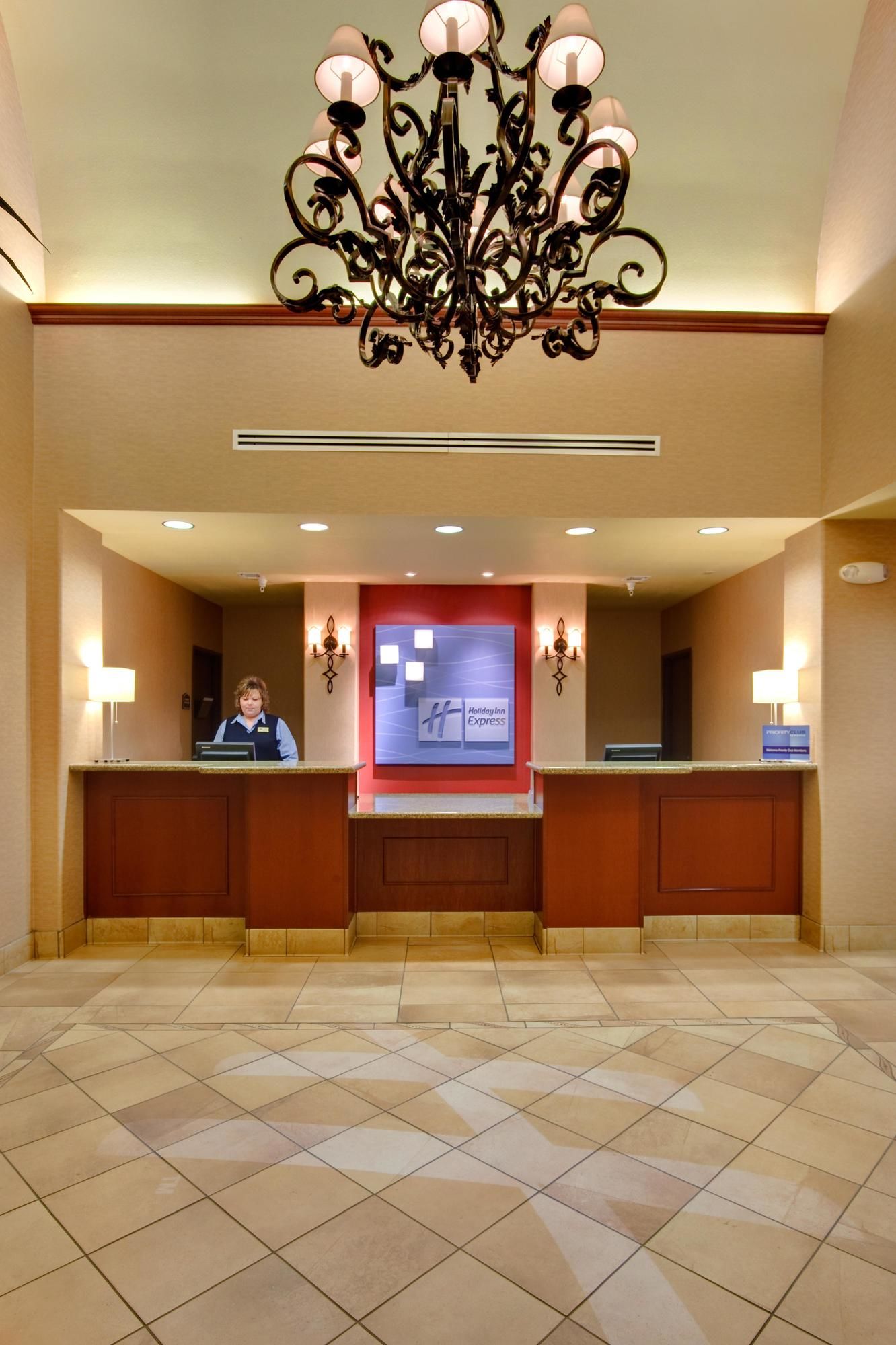 Holiday Inn Express & Suites Yuma