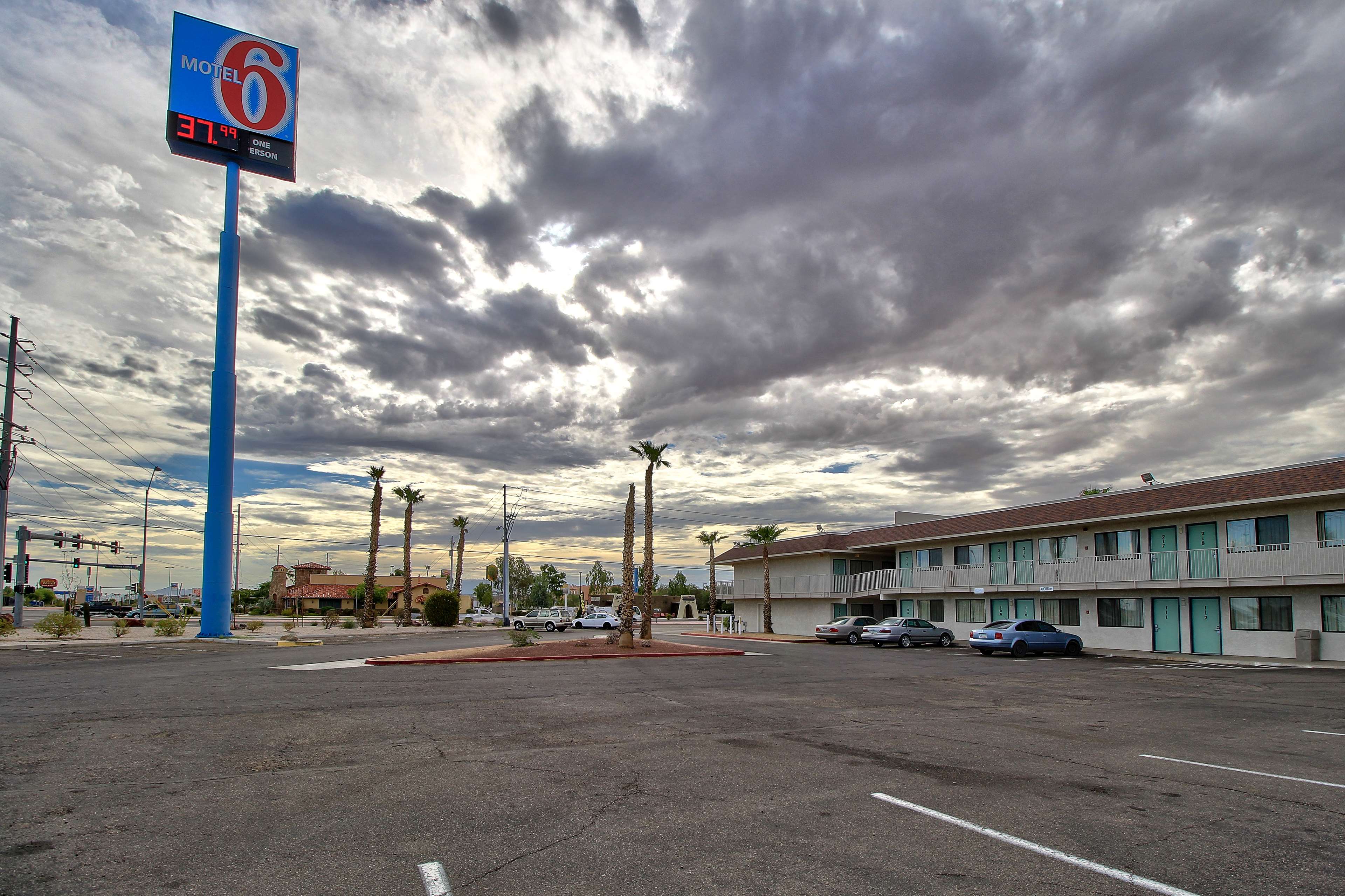 Budgetel Inn & Suites Yuma