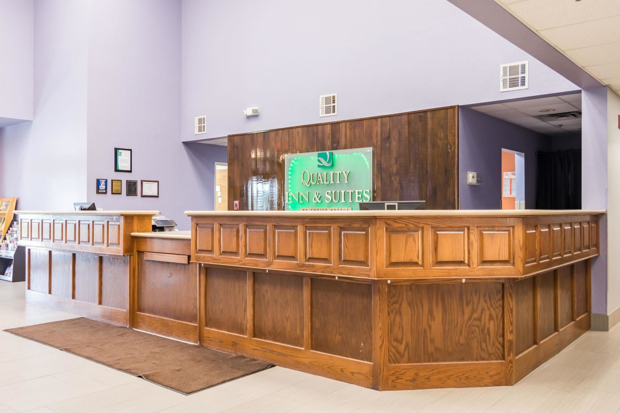 Quality Inn & Suites