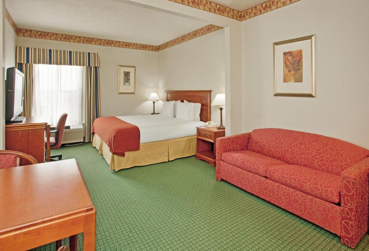 Holiday Inn Express & Suites Batesville