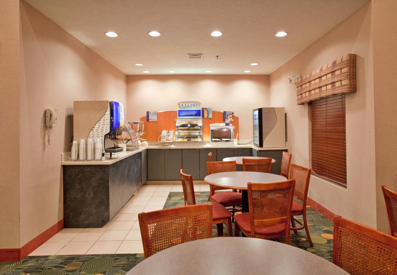Holiday Inn Express & Suites Batesville