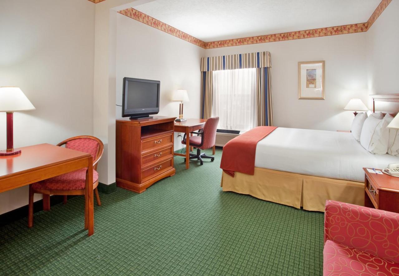 Holiday Inn Express & Suites Batesville