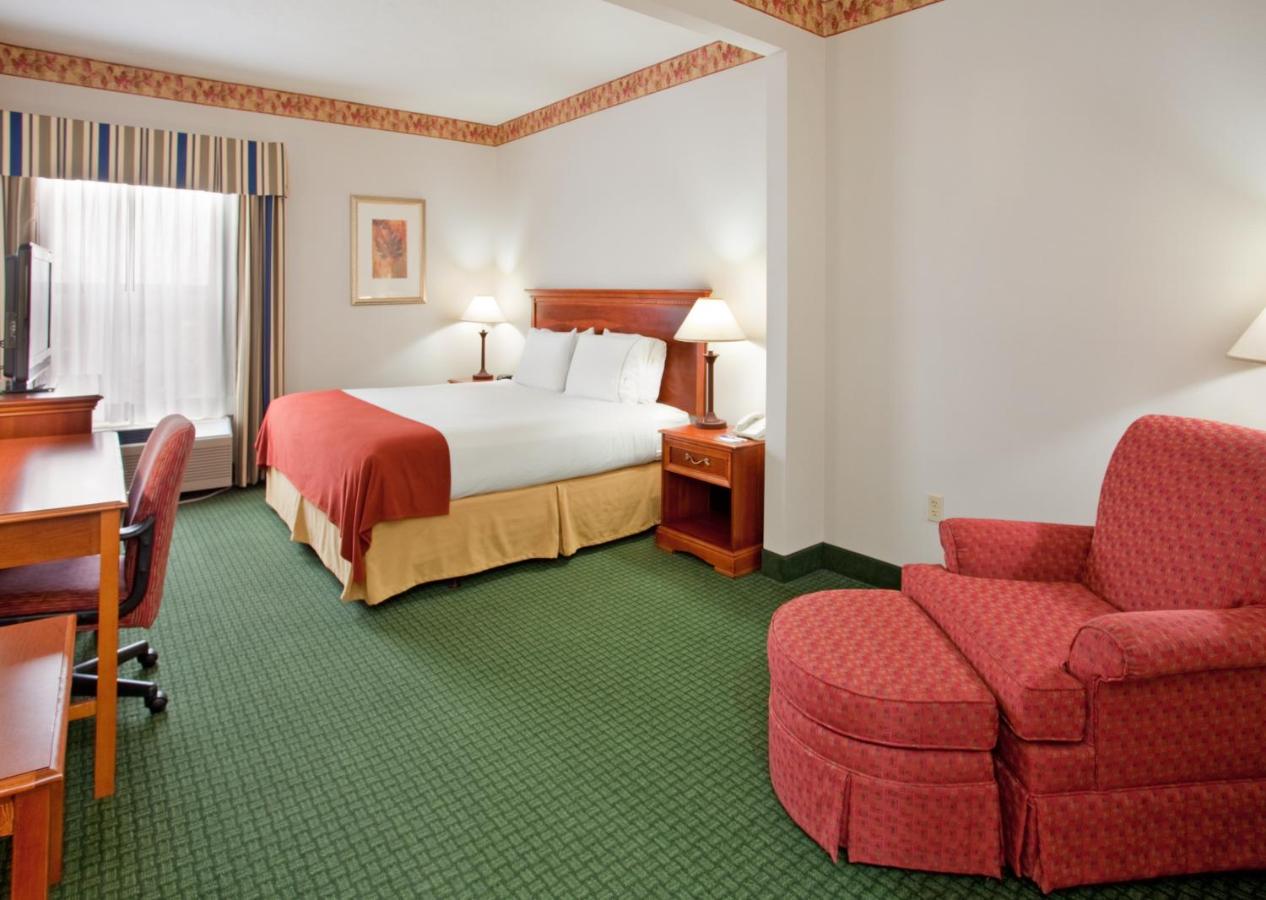 Holiday Inn Express & Suites Batesville