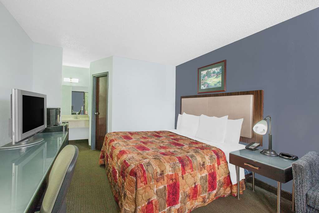 Eagle Suites Benton - I30