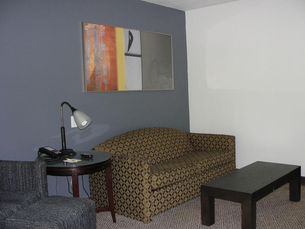 Eagle Suites Benton - I30