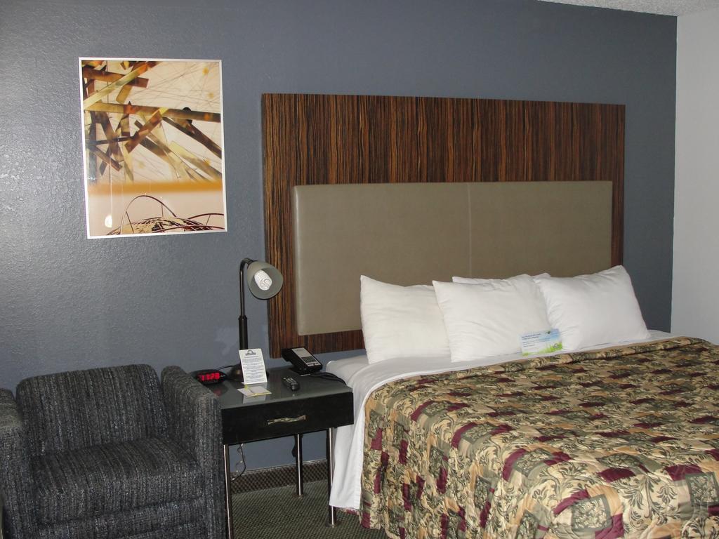 Eagle Suites Benton - I30