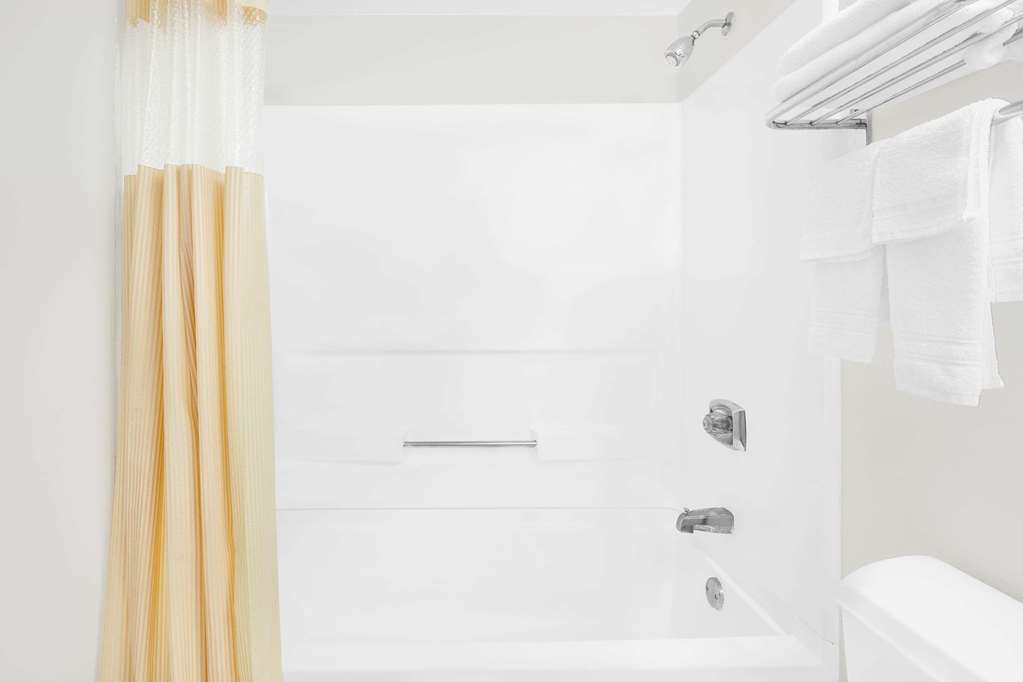 Eagle Suites Benton - I30