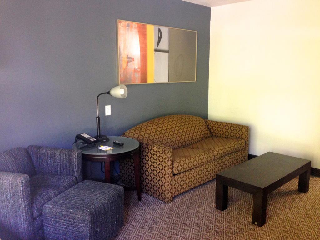 Eagle Suites Benton - I30