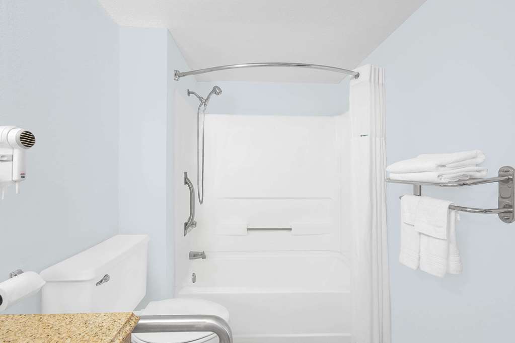 Eagle Suites Benton - I30