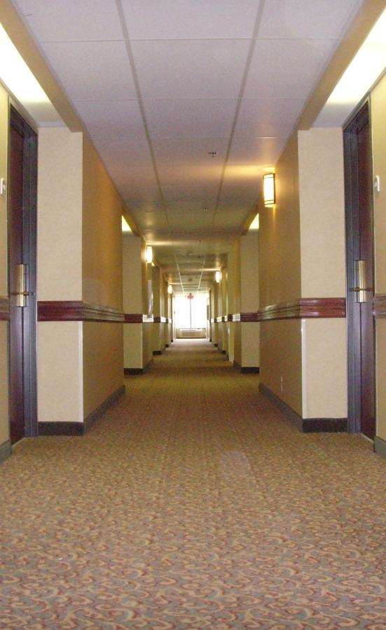 Holiday Inn Express & Suites Bentonville