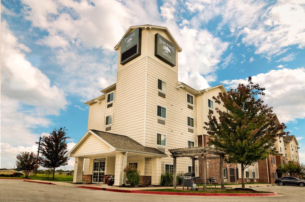 HomeTowne Studios & Suites Bentonville