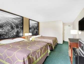 Super 8 by Wyndham Bentonville