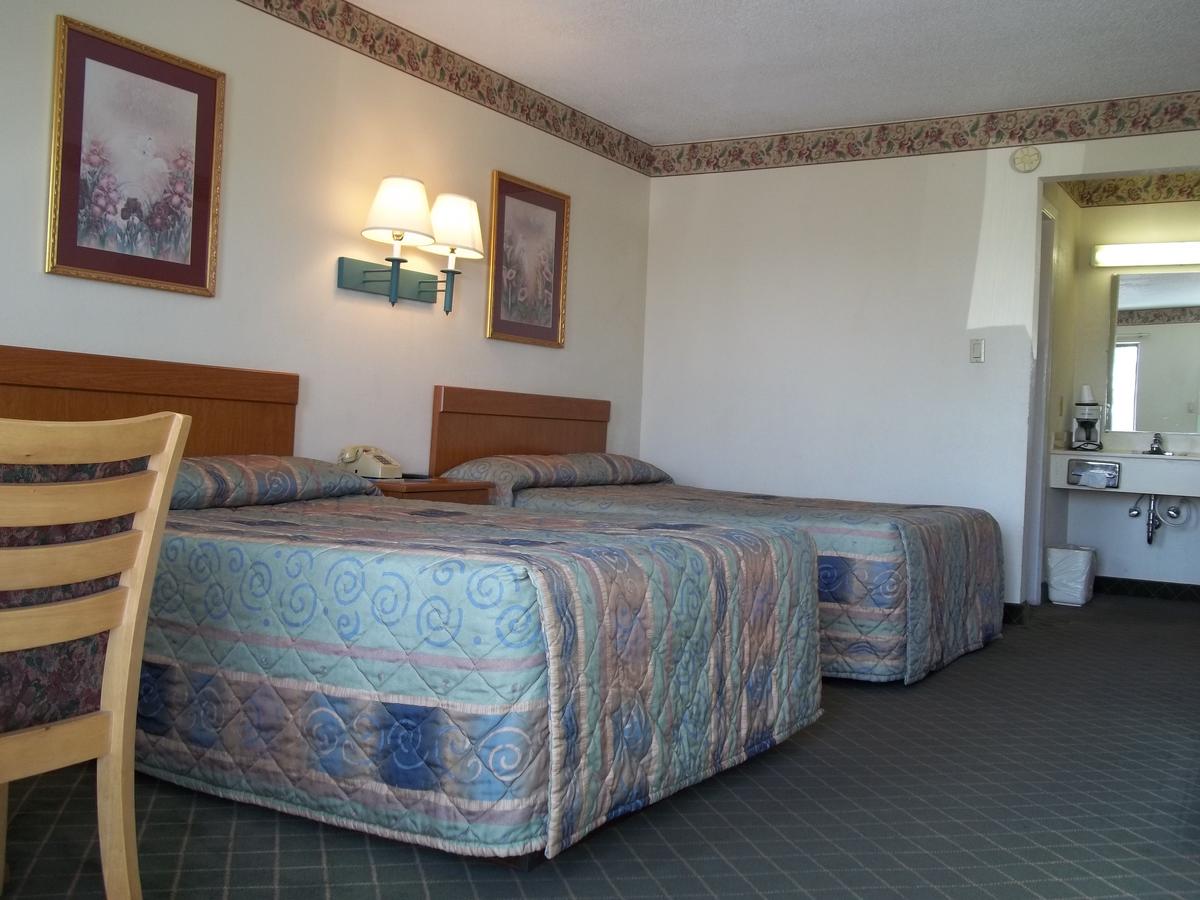 America's Best Inn - Brinkley