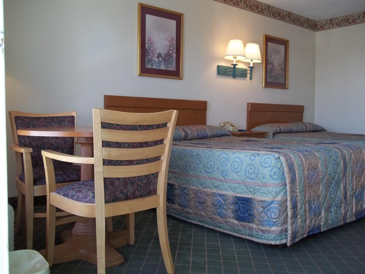 America's Best Inn - Brinkley