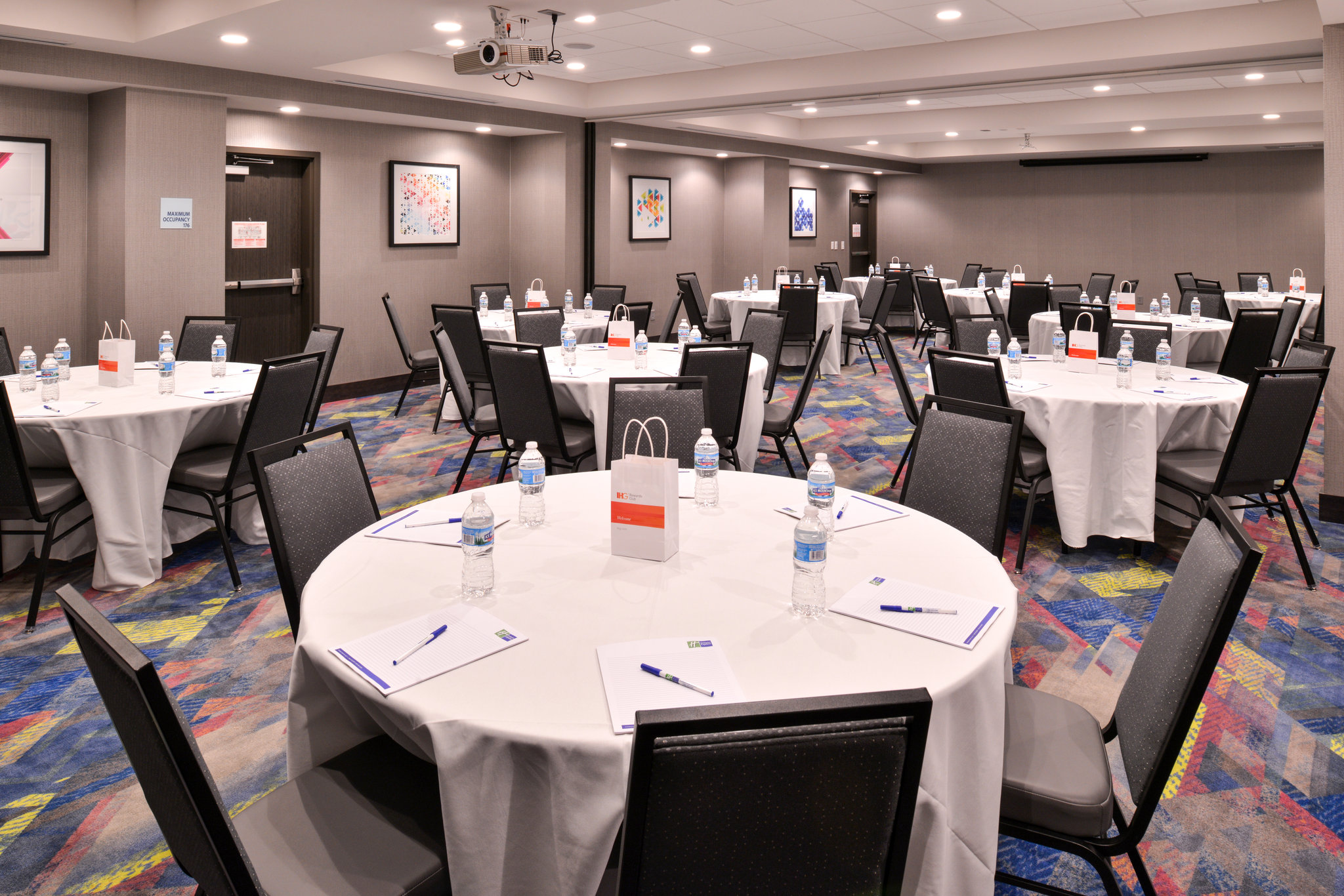 Holiday Inn Express & Suites Bryant - Benton Area